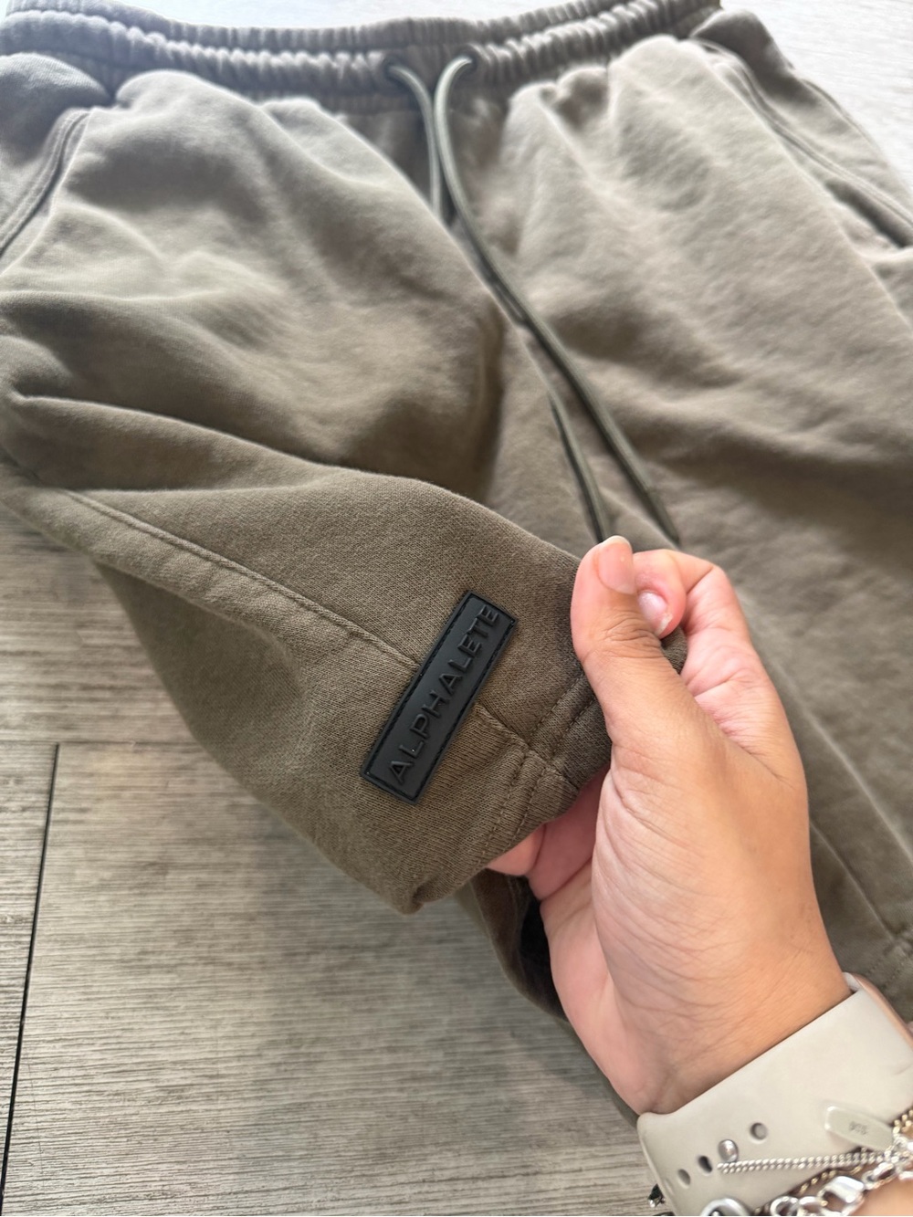 Alphalete Men's Olive Drawstring Sweat shirt - Picture 3 of 4